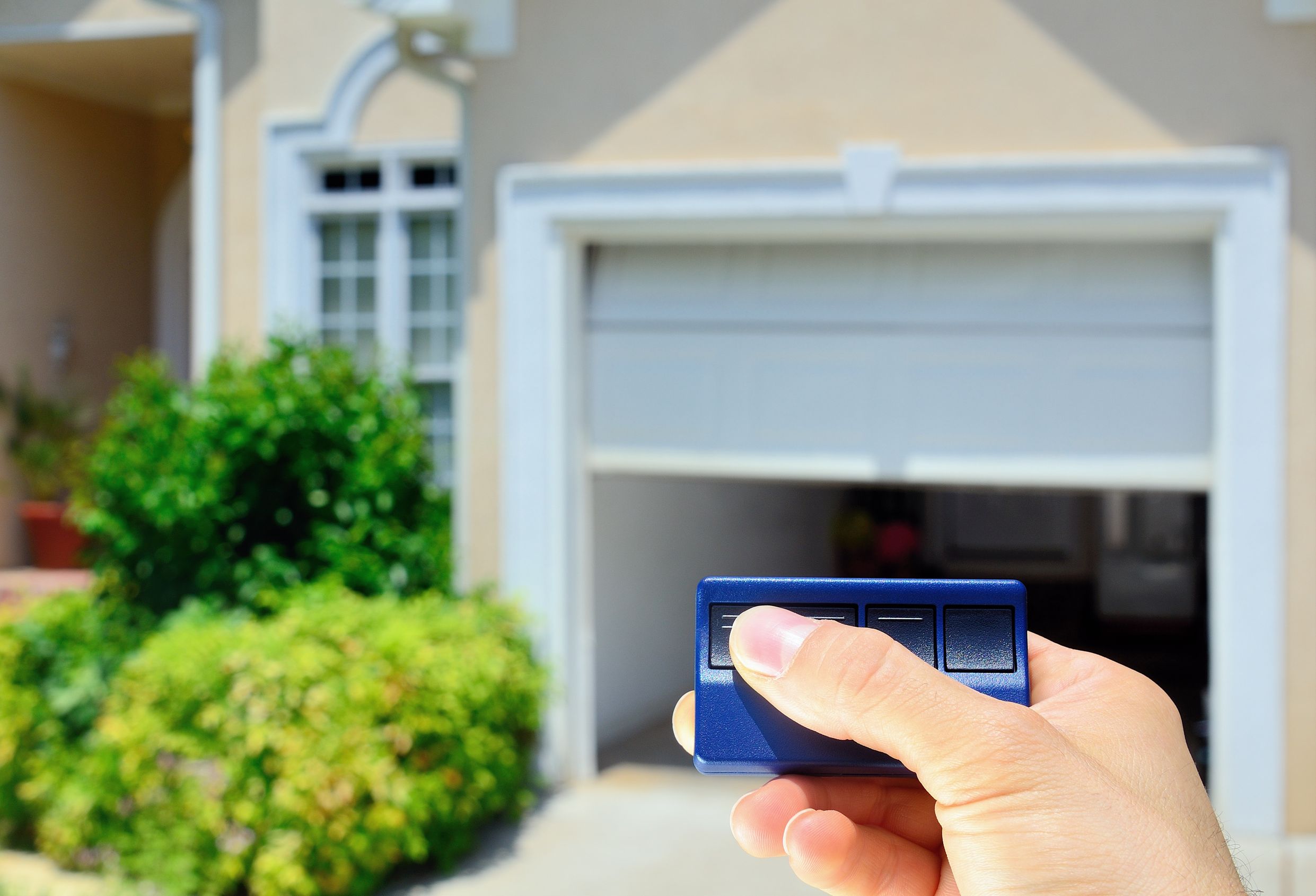 The Advantages of Installing a Garage Door Opener at Your Home in Chicago