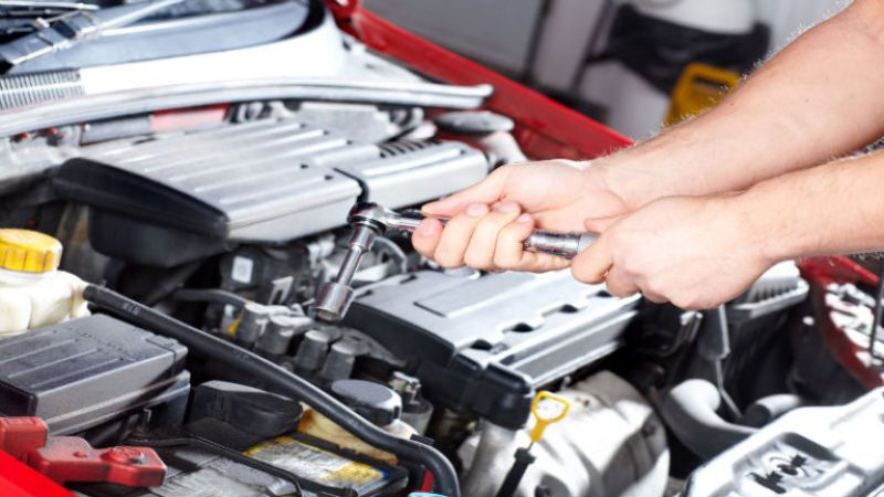 Convenient and Professional Oil Change Services in Moline, IA