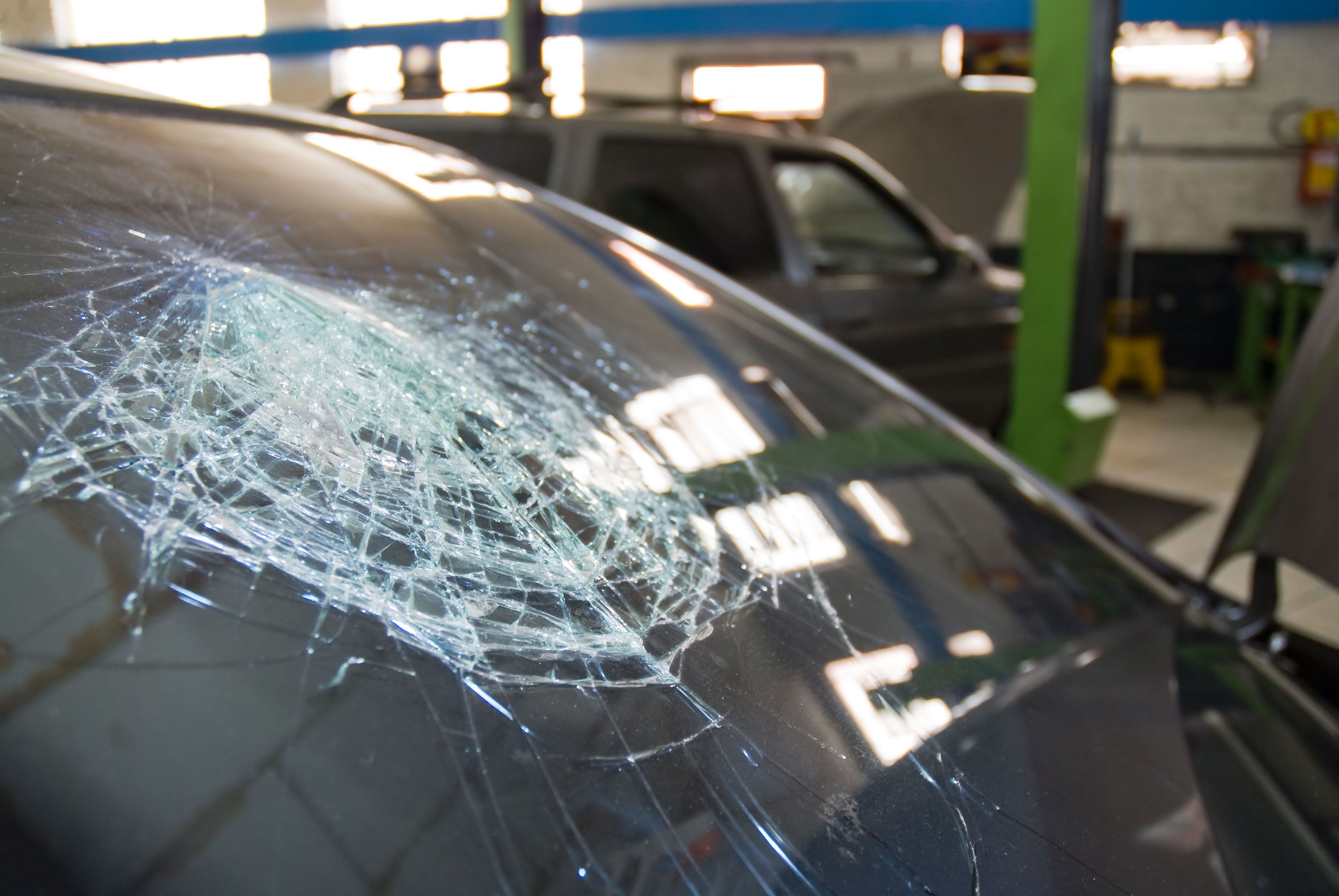 AM Richards Glass Co Inc in O’Fallon MO Offers Tips to Prevent a Cracked Windshield