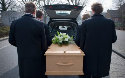 Top 3 Reasons to Have a Cemetery Service for Your Loved One